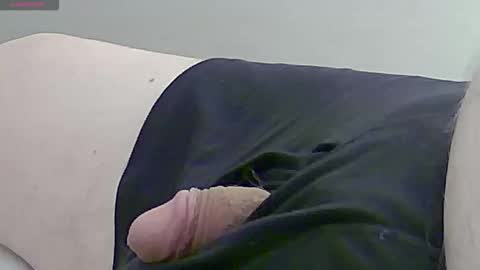 rick18211 online show from October 2025 03:18:01 AM