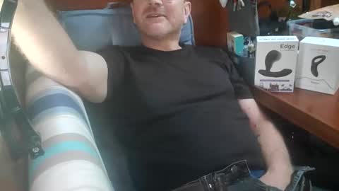 Snapshot of rickitou chatting on April 2026 07:17:01 AM FireLion online show from April 2026 07:17:01 AM