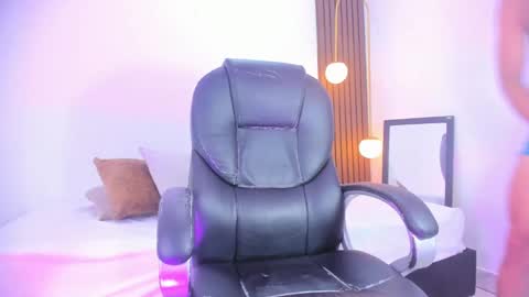 Ricky  online show from December 2024 08:39:01 PM