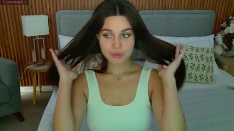 Rihanna online show from September 2025 05:14:02 PM