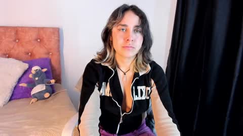 Snapshot of riley_colors chatting on January 2025 09:04:01 PM Riley online show from January 2025 09:04:01 PM