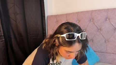 Snapshot of riley_colors chatting on January 2025 11:46:01 PM Riley online show from January 2025 11:46:01 PM