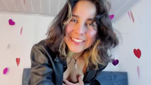 Snapshot of riley_colors chatting on February 2025 10:14:02 PM Riley online show from February 2025 10:14:02 PM