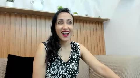 Snapshot of riley_reid_milf chatting on March 2026 01:05:01 PM Oriana online show from March 2026 01:05:01 PM