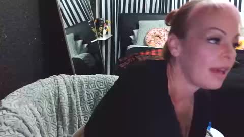 rileyraerhoads online show from October 2025 02:26:02 AM