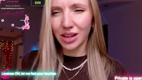 Snapshot of rina_asty chatting on November 2025 06:55:02 PM Rina Asty online show from November 2025 06:55:02 PM