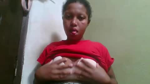 Snapshot of rinah654271 chatting on May 2026 05:45:02 AM rinah654271 online show from May 2026 05:45:02 AM