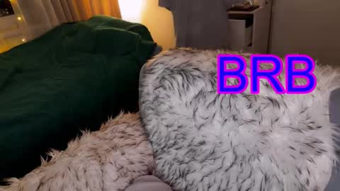   DianaBrite            fansl y online show from December 2025 01:49:02 PM