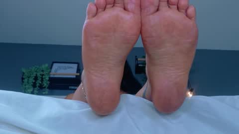 RIRI  online show from March 2026 02:04:02 AM