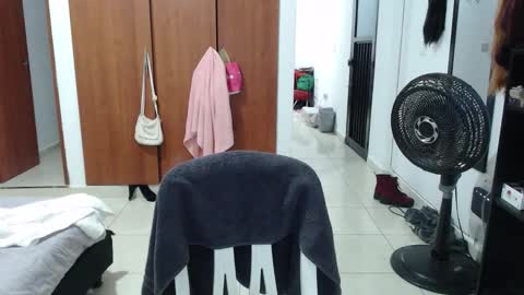 Snapshot of rivadeneira222 chatting on September 2025 02:44:02 AM PeachSalinger online show from September 2025 02:44:02 AM