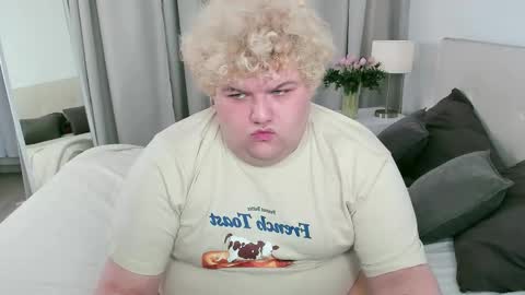Snapshot of riven_miller chatting on September 2025 08:31:01 PM riven_miller online show from September 2025 08:31:01 PM