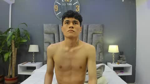 Roan Birkin online show from February 2025 01:45:02 AM