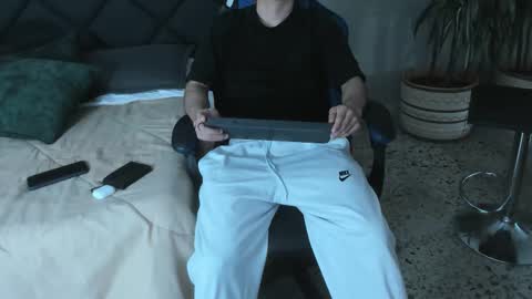 Roan Birkin online show from February 2026 07:37:02 PM