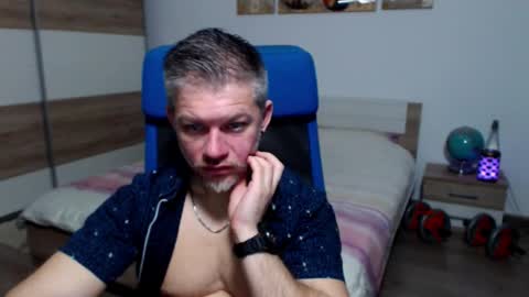 Snapshot of robbyshawz chatting on February 2026 05:44:02 AM robbyshawz online show from February 2026 05:44:02 AM