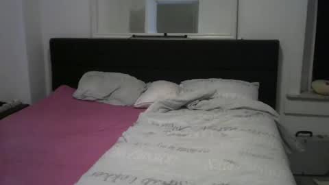 Snapshot of rober10000 chatting on November 2025 06:08:02 PM rober10000 online show from November 2025 06:08:02 PM