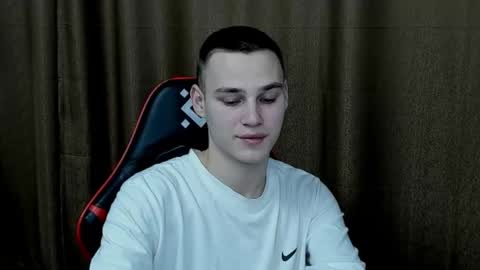 robert10211 online show from January 2025 07:17:01 PM