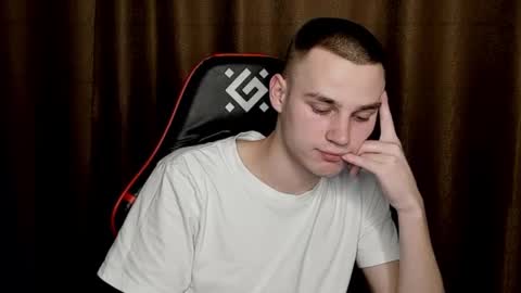 robert10211 online show from February 2025 05:27:01 PM