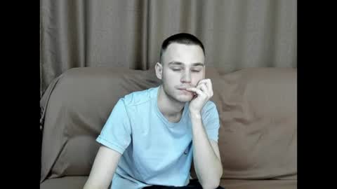 robert10211 online show from October 2025 08:27:05 AM