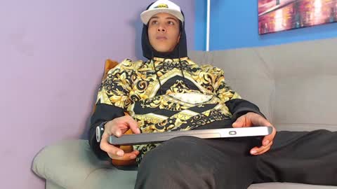 Snapshot of robert_kingg chatting on December 2024 07:29:02 AM robert_kingg online show from December 2024 07:29:02 AM