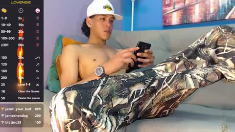 Snapshot of robert_kingg chatting on January 2025 07:59:01 AM robert_kingg online show from January 2025 07:59:01 AM