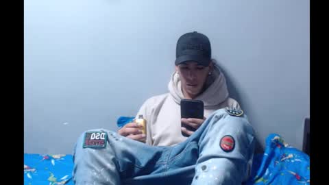 Snapshot of robert_kingg chatting on December 2025 10:30:02 PM robert_kingg online show from December 2025 10:30:02 PM