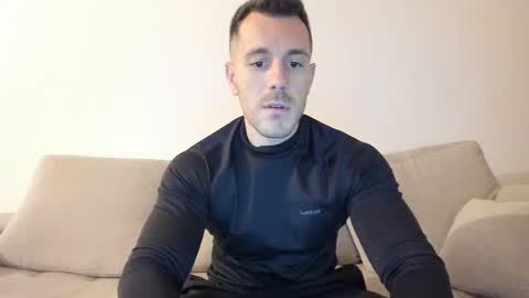 roberto4ever online show from December 2025 03:19:01 PM