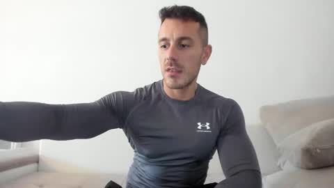 roberto4ever online show from February 2026 12:34:01 PM