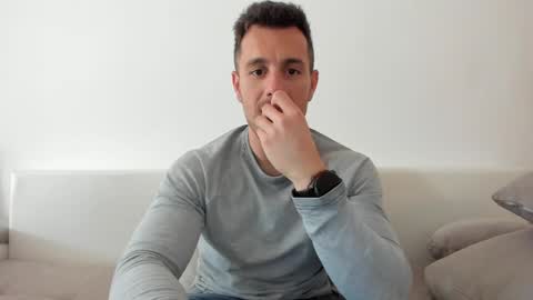 roberto4ever online show from April 2026 11:16:01 AM