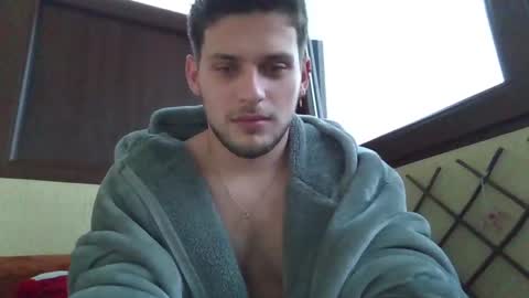 Snapshot of roberto_twink1 chatting on December 2024 05:59:02 AM Roberto online show from December 2024 05:59:02 AM