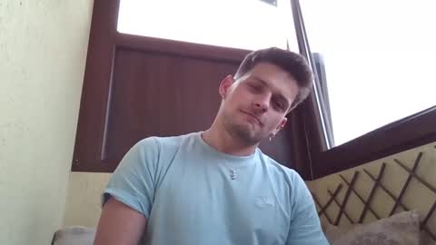 Snapshot of roberto_twink1 chatting on March 2025 12:39:02 PM Roberto online show from March 2025 12:39:02 PM