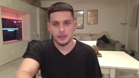 Snapshot of roberto_twink1 chatting on November 2025 04:42:01 PM Roberto online show from November 2025 04:42:01 PM