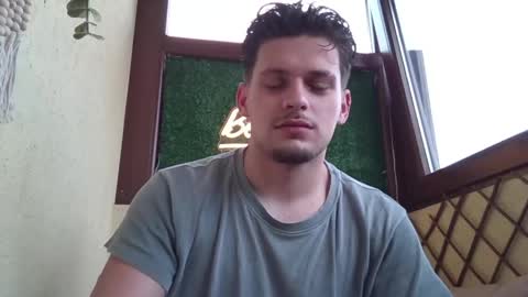 Snapshot of roberto_twink1 chatting on April 2026 06:06:01 AM Roberto online show from April 2026 06:06:01 AM