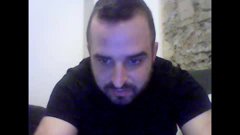 Snapshot of robertoredo chatting on January 2025 07:06:02 PM Roberto online show from January 2025 07:06:02 PM