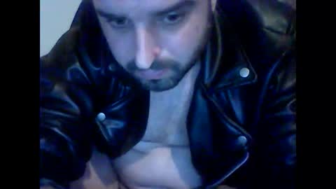 Snapshot of robertoredo chatting on January 2025 10:01:02 PM Roberto online show from January 2025 10:01:02 PM