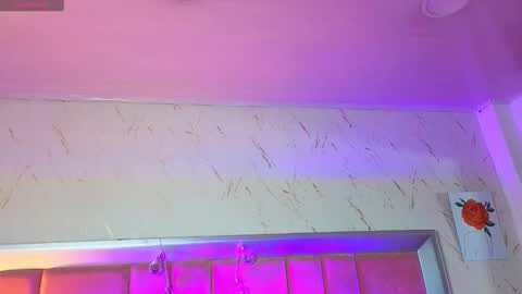 Snapshot of robinbennett chatting on May 2026 01:52:01 PM robin D online show from May 2026 01:52:01 PM