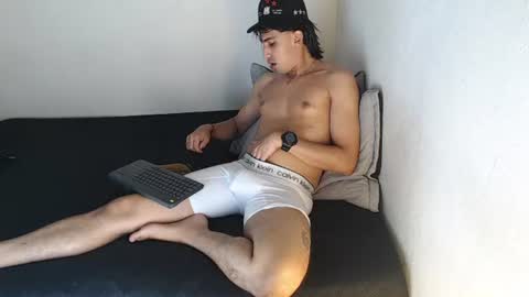 Snapshot of robisson_zack chatting on July 2026 01:52:01 PM Robisson Zack online show from July 2026 01:52:01 PM