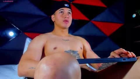 rocco_santos online show from March 2026 06:42:02 PM