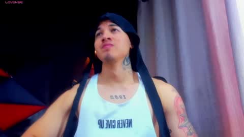 rocco_santos online show from June 2026 06:32:02 PM