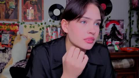 Snapshot of rochelrosensteel chatting on November 2025 07:37:01 PM Lilit online show from November 2025 07:37:01 PM