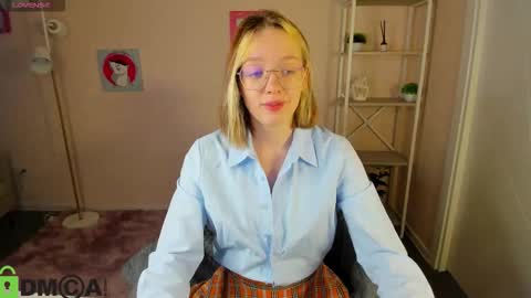 Snapshot of rockett_bunny chatting on October 2025 01:26:01 AM Rockett online show from October 2025 01:26:01 AM