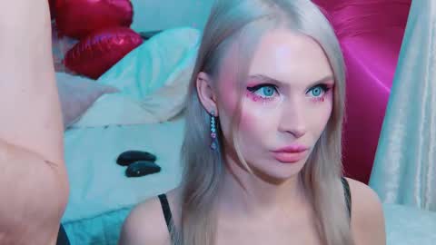 Lina and Den online show from February 2026 06:22:02 AM