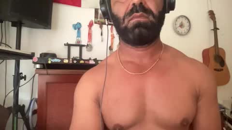 rodrigo232426 online show from April 2026 09:40:02 PM