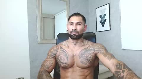 Snapshot of rogers_p chatting on December 2025 03:34:01 AM Rogers online show from December 2025 03:34:01 AM