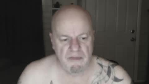 roinaz online show from February 2025 08:00:01 PM