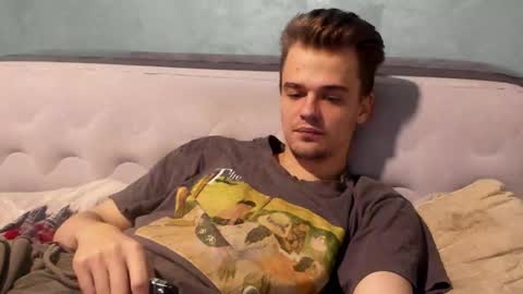 taylor fox online show from November 2025 04:18:02 PM