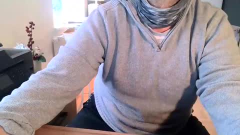 rolandloser1000 online show from January 2025 09:48:02 AM