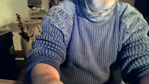 rolandloser1000 online show from January 2025 06:23:01 PM