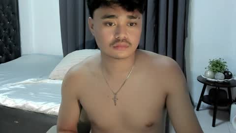 Snapshot of rollsroycexx chatting on April 2026 10:26:01 AM ROYCE online show from April 2026 10:26:01 AM