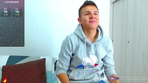 Snapshot of rolos_hot32 chatting on February 2025 03:43:01 PM rolos_hot32 online show from February 2025 03:43:01 PM