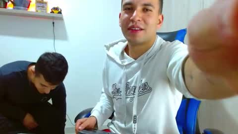 Snapshot of rolos_hot32 chatting on September 2025 01:20:02 AM rolos_hot32 online show from September 2025 01:20:02 AM